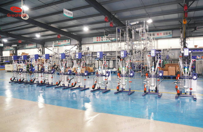 長城科工貿(mào)介紹雙層玻璃反應(yīng)釜特點